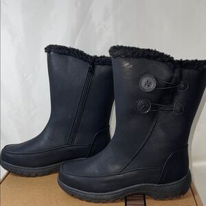 Tundra Marilyn Short Womens Snow Boot Button Deign | Size 7 M | Black